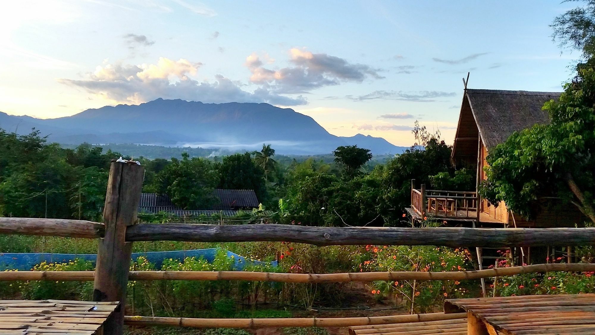 Baan Aingdoi Homestay, Чианг Дао Экстерьер фото