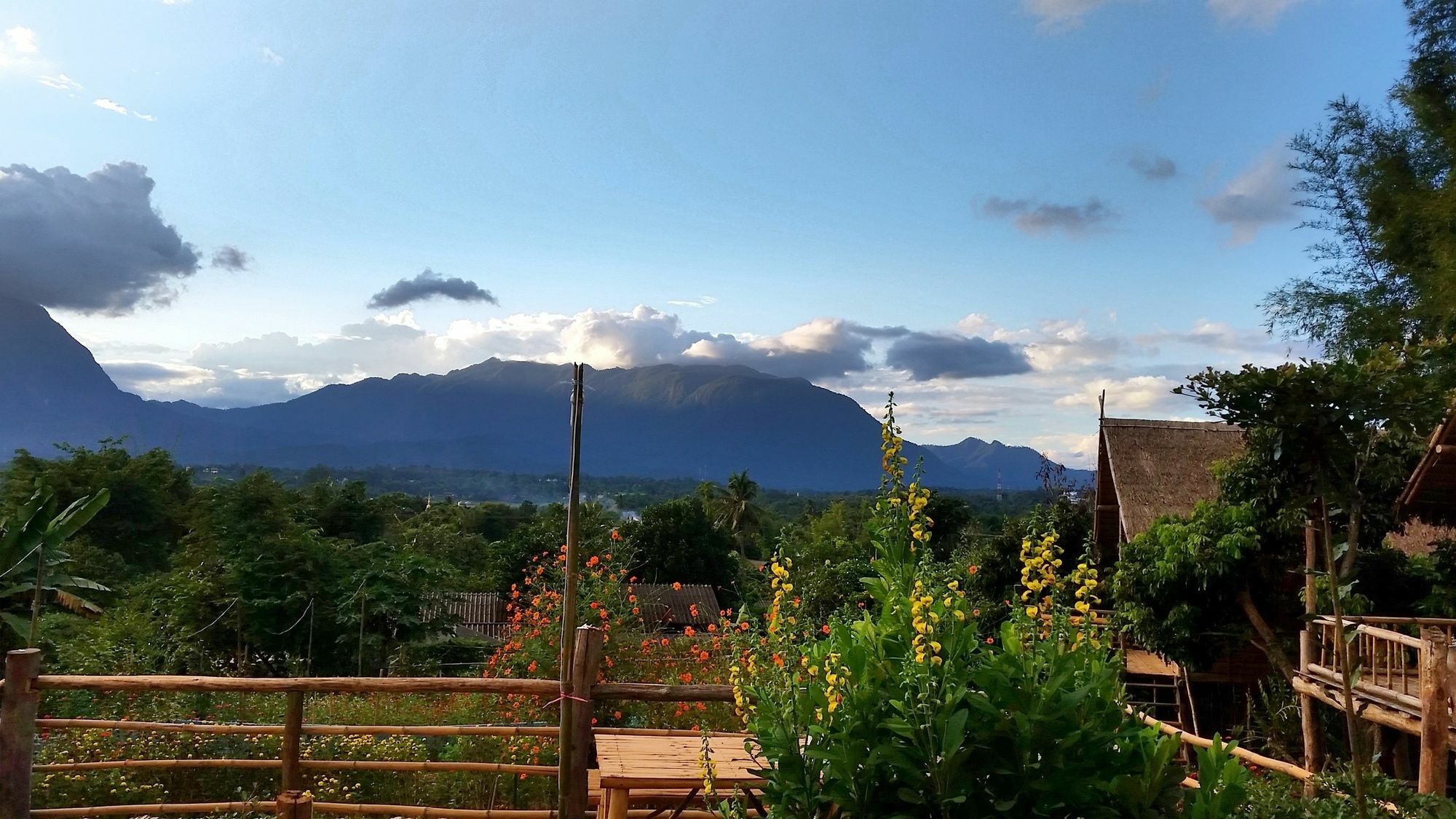 Baan Aingdoi Homestay, Чианг Дао Экстерьер фото